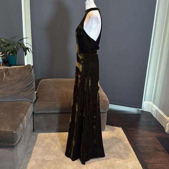 Women’s Halter Neck Full Length Velvet Sleeveless Formal Dress ZipBack Size 6 - Picture 6 of 12
